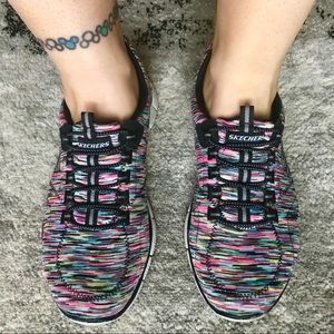 EUC Skechers relaxed fit memory foam sneakers 8.5